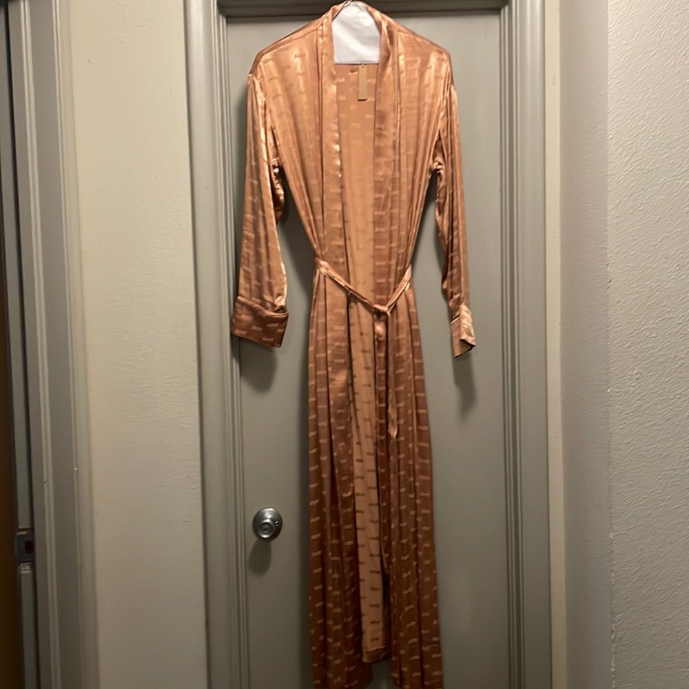 SKIMS Robe, NWT